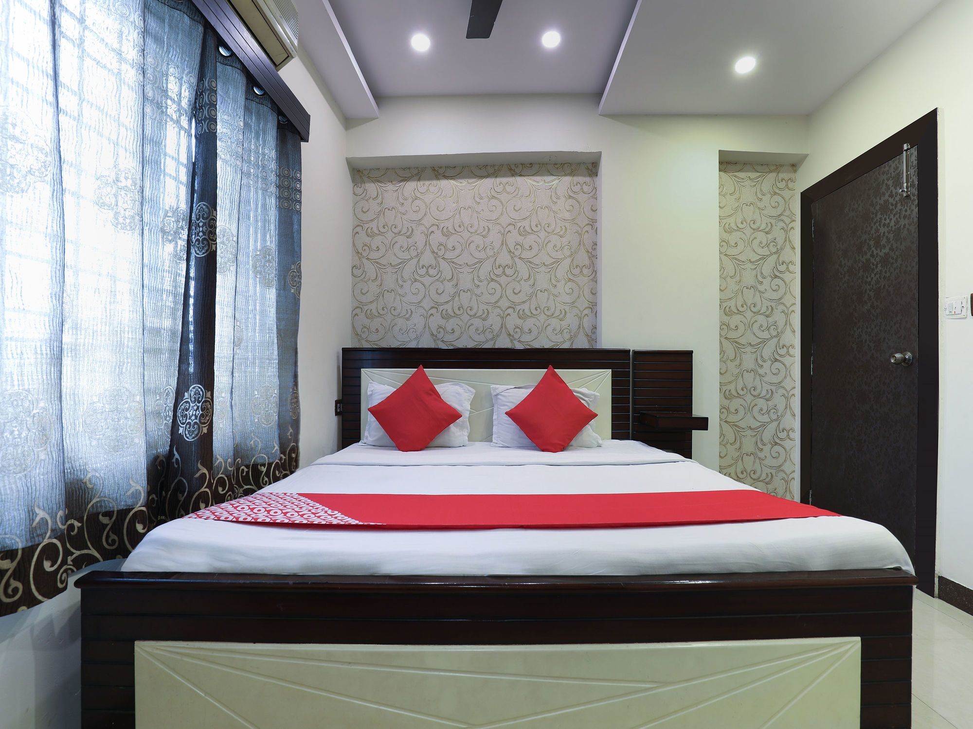 Oyo 16539 Grand Sandarshini Inn Hyderabad Exterior photo