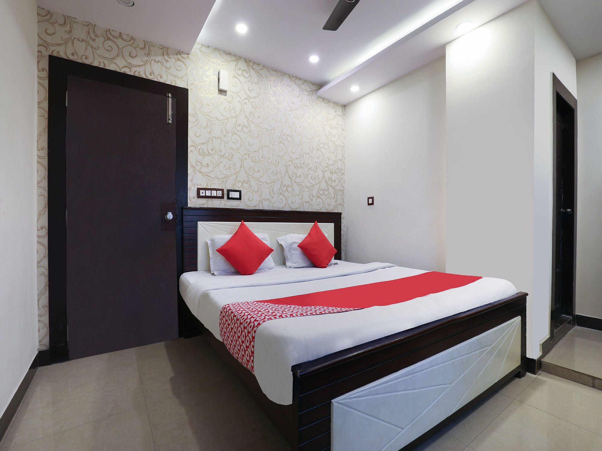 Oyo 16539 Grand Sandarshini Inn Hyderabad Exterior photo
