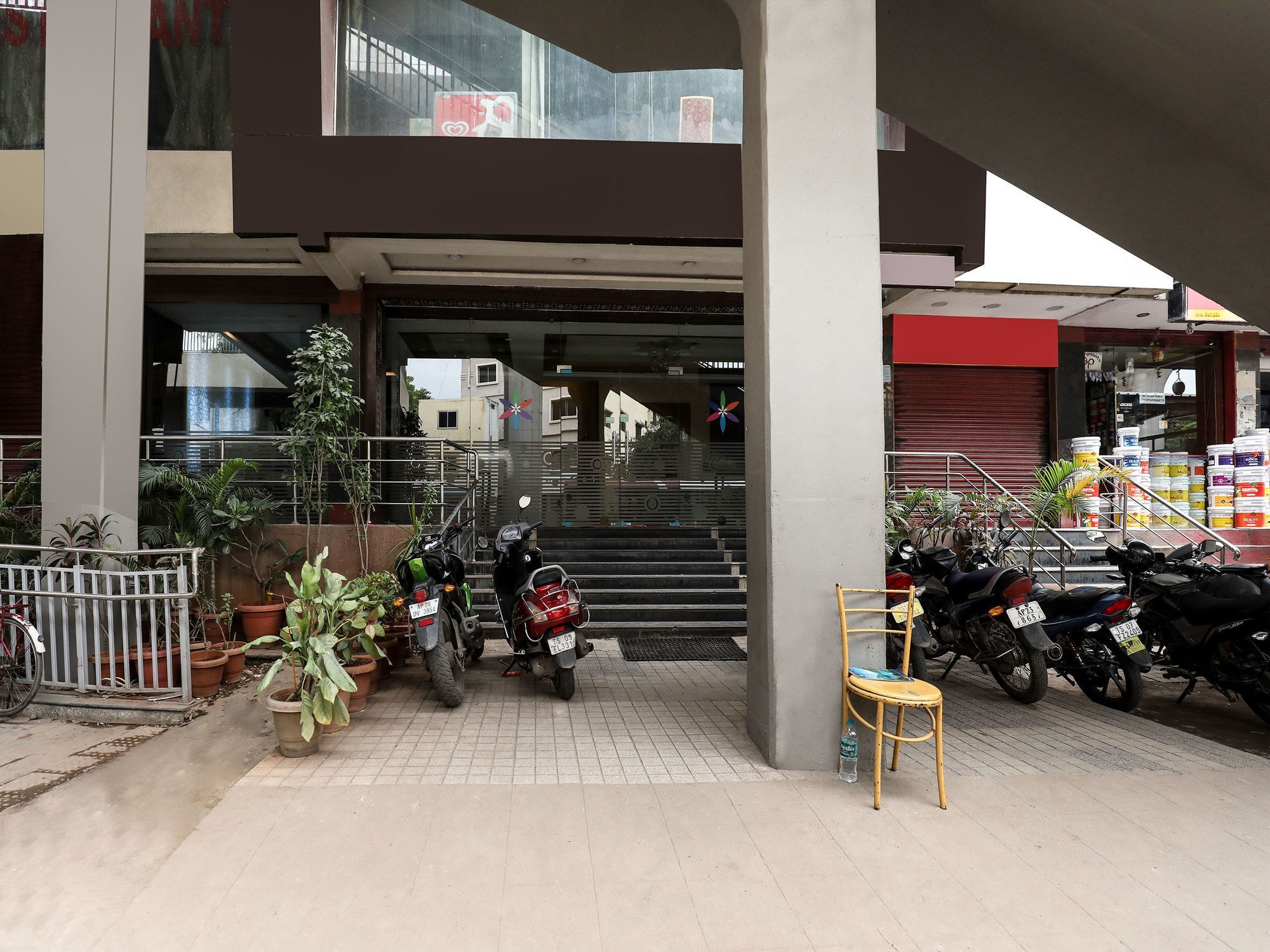 Oyo 16539 Grand Sandarshini Inn Hyderabad Exterior photo